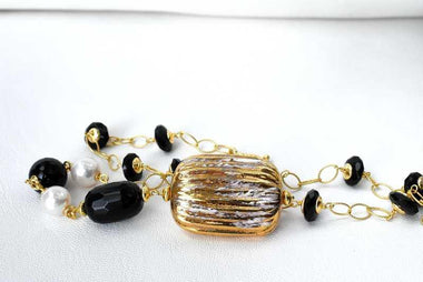 Collana con onice, perle e ceramica dipinta oro 24k