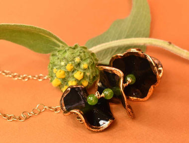 Collana con agata verde e ruches in ceramica dipinta oro 24k