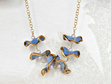 Girocollo con perle e ruches in ceramica dipinta oro 24k