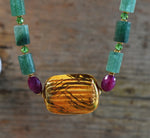 Collana con ceramica dipinta oro 24k, rubino e giada