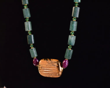 Collana con ceramica dipinta oro 24k, rubino e giada