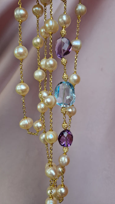 Collana lunga con perle barocche, topazio e ametista