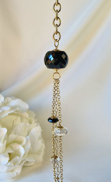 Collana lunga con perle, onice e cristallo di rocca