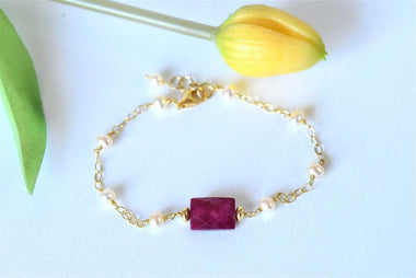 Bracciale con rubino e perle