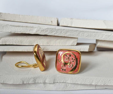 Orecchini bottone a clip in ceramica dipinta con oro 24k