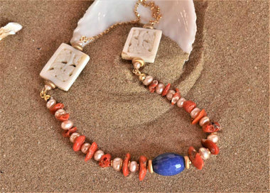 Collana di corallo giada e perle