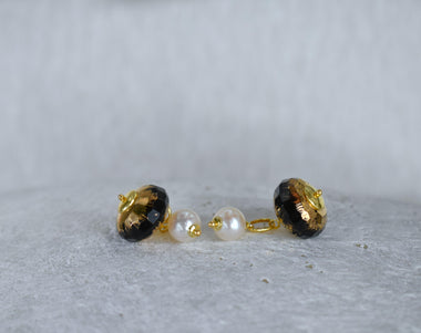 Gemelli da polso con perla e onice dipinto a mano con oro 24k