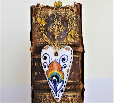 Collana di giada e pendente in maiolica