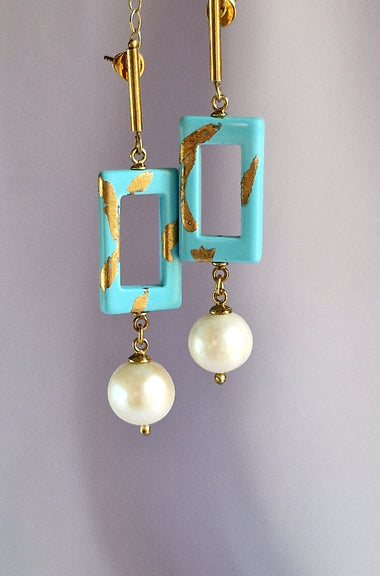 Orecchini con perle e pasta di turchese decorata foglia oro 24k