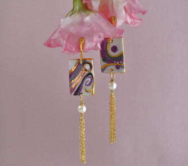 Orecchini pendenti a clip in argento e ceramica dipinta oro 24k e perle