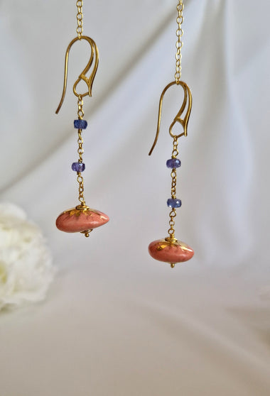Orecchini pendenti con tanzanite e ceramica dipinta oro 24k
