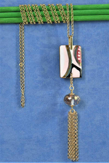 Sautoir con cristallo di rocca e ceramica dipinta a mano