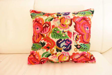 Cuscino in puro lino fatto a telaio e ricamato a mano con lana