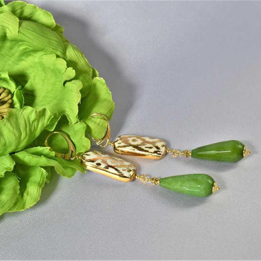 Orecchini pendenti in ceramica dipinta oro 24k e giada