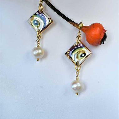 Orecchini con perle e ceramica dipinta oro 24k