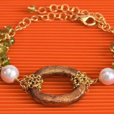 Bracciale con perle, peridoto e ceramica dipinta oro 24k