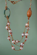 Collana multifilo con perle, prehnite, agata, calcite e corniola