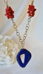 Collana con lapislazzuli e corallo