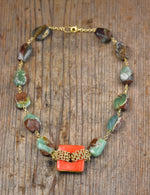 Collana donna con crisoprasio e ceramica dipinta a mano con oro 24k