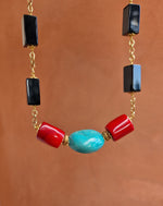 Collana con turchese naturale, onice e corallo bambù