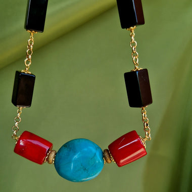 Collana con turchese naturale, onice e corallo bambù