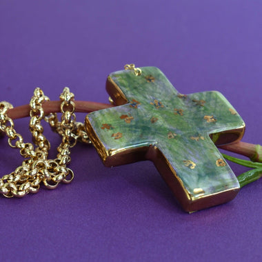 Girocollo con pendente in ceramica dipinta a mano con oro 24k