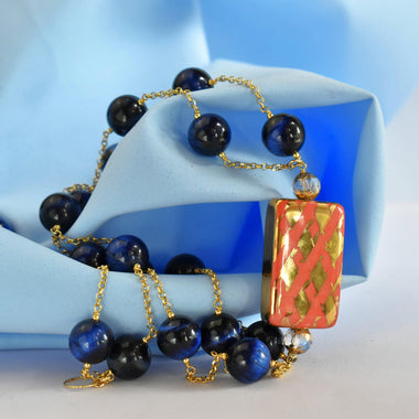 Collana con ceramica dipinta oro 24k, cristallo di rocca e occhio di tigre