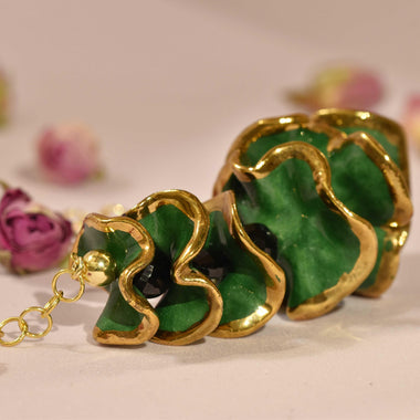 Collana con spinello e ruches in ceramica dipinta oro 24k