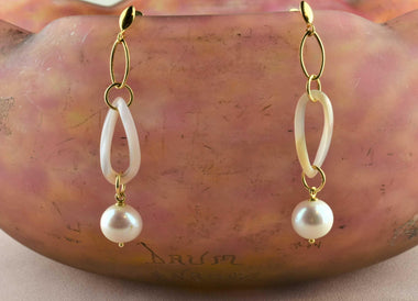 Orecchini pendenti in argento 925 placcato oro 18k con perle naturali di acqua dolce e agata