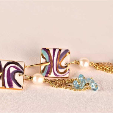 Orecchini pendenti con topazio, perle e ceramica dipinta a mano oro 24k