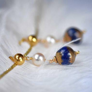 Orecchini con perle Akoya e lapislazzuli dipinto con oro 24k
