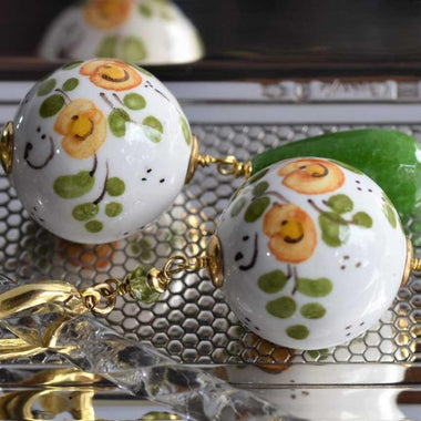Orecchini pendenti in maiolica, giada e peridoto