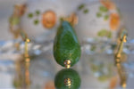 Orecchini pendenti in maiolica, giada e peridoto