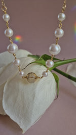 Collana con perle e cristallo di rocca dipinto oro 24k