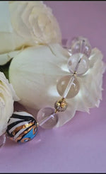 Collana di cristallo di rocca e ceramica dipinta a mano con oro 24k