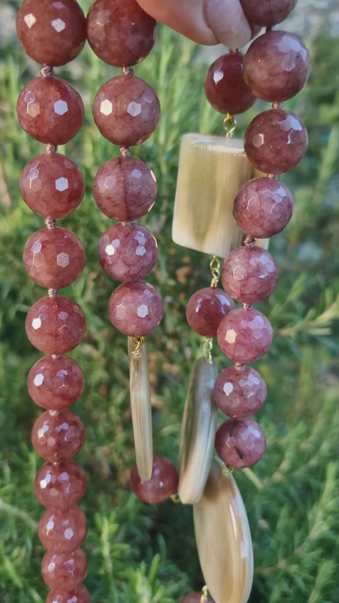 Collana lunga di agata e corno