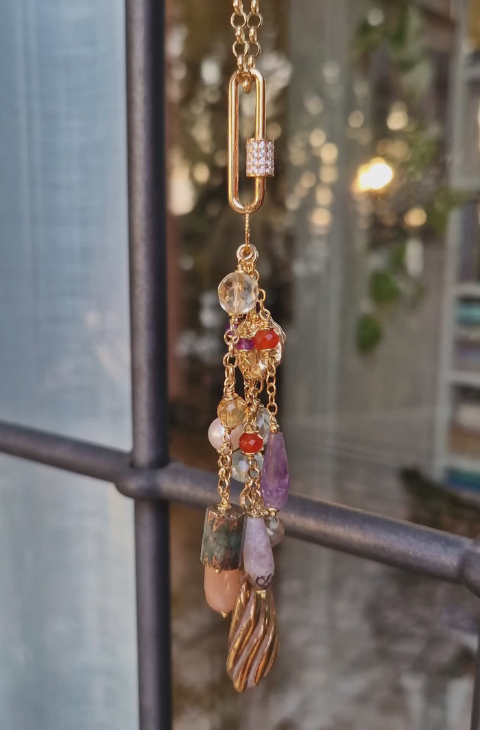 Collana con pendente staccabile, giada, ametista, pietra di luna, perla e cristallo di rocca
