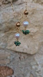 Orecchini pendenti donna con smeraldi e perle