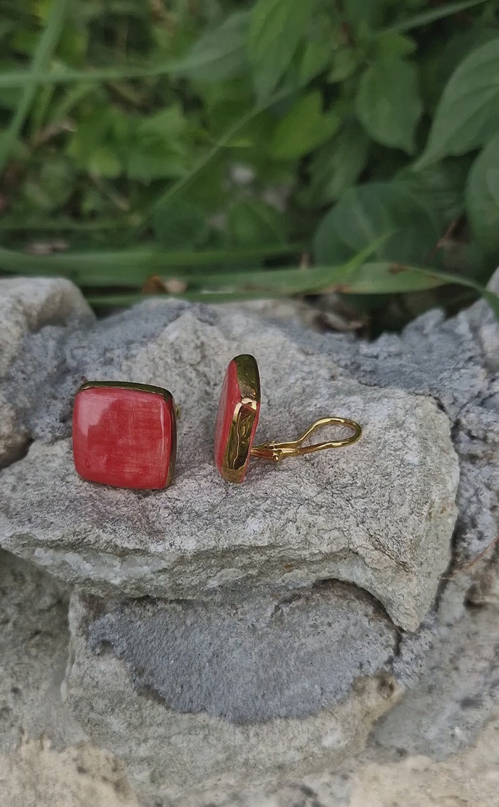 Orecchini bottone a clip con ceramica dipinta oro 24k