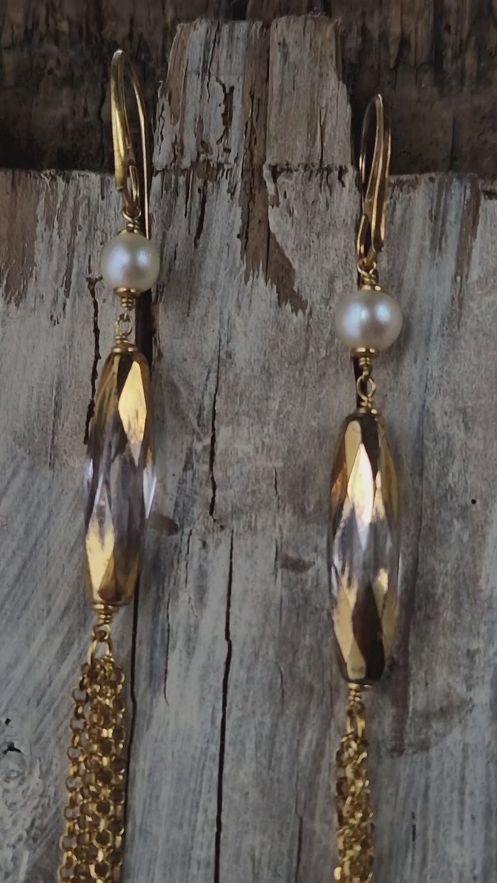 Orecchini a monachella con cristallo di rocca dipinto oro 24k e perla