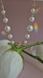 Collana con perle e cristallo di rocca dipinto oro 24k