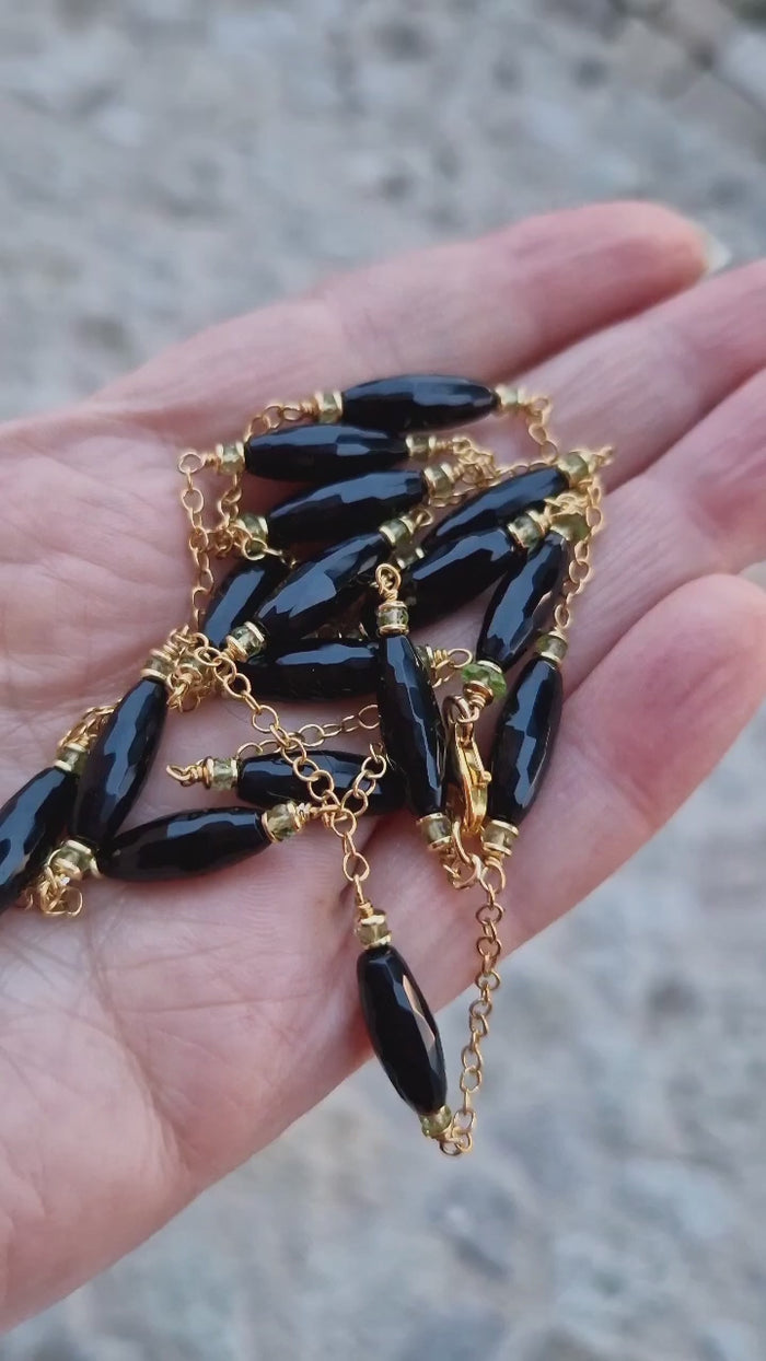 Collana lunga con onice e peridoto