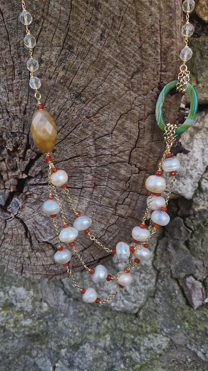 Collana multifilo con perle, prehnite, agata, calcite e corniola