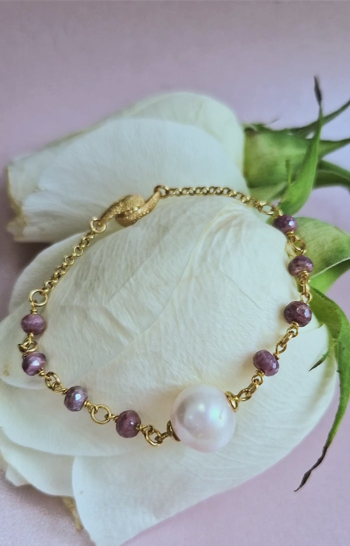 Bracciale in argento con rubini e perla