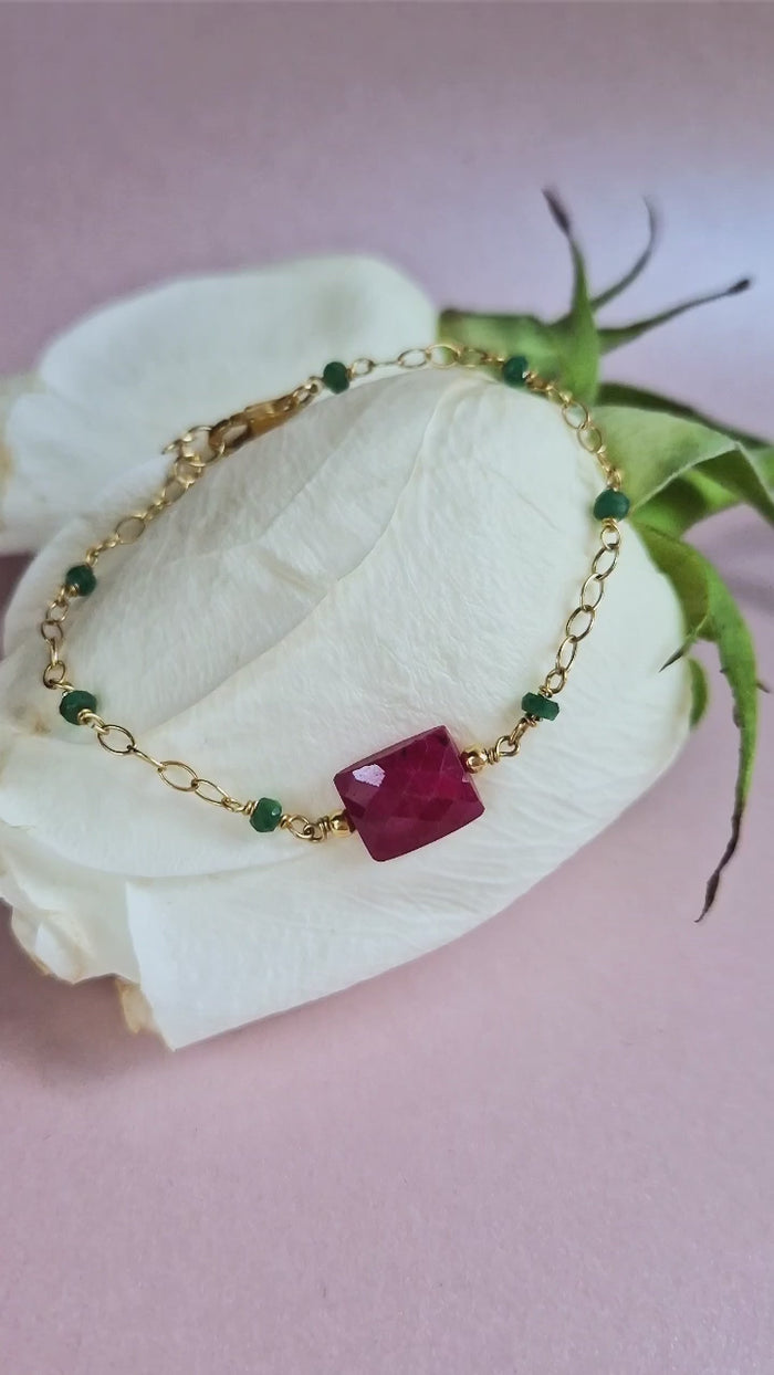 Bracciale con rubino e smeraldi