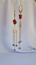 Orecchini pendenti a monachella chiusa con corallo e tanzanite