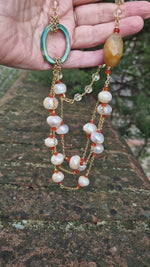Collana multifilo con perle, prehnite, agata, calcite e corniola